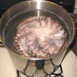 How To Cook Octopus, Octopus Recipes, Calamari Recipes, Squid Recipes, Grilled Octopus, Healthy Salmon Recipes, Best Meat, The Octopus, Seafood Dinner