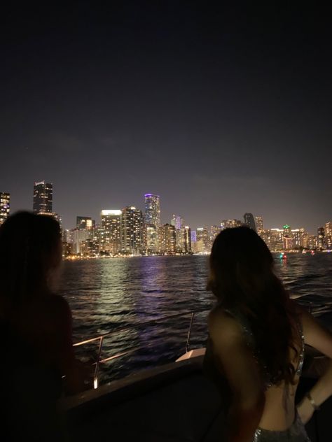 Yacht Night Aesthetic, Miami Aesthetic Party, Miami Rich Aesthetic, Miami Night Life Aesthetic, Dark Miami Aesthetic, Miami Aesthetic Night Party, Miami With Friends, Miami Yacht Aesthetic, Night Skyline Aesthetic