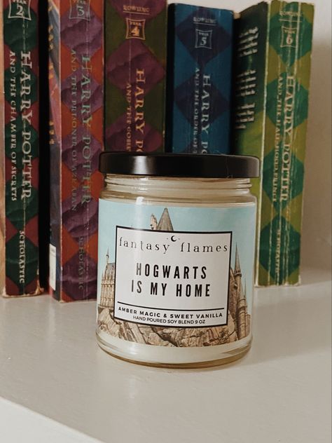 Book Candle Aesthetic, Harry Potter Merch Aesthetic, Harry Potter Scented Candles, Candles Harry Potter, Hogwarts Candles, Harry Potter Candle, Bookish Candle, Hogwarts Is My Home, Book Inspired Candles