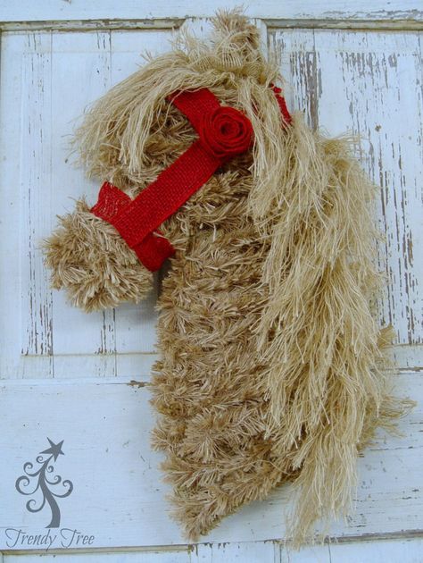 Horse Head Wreath Tutorial, Burlap Crafts Diy, Horse Wreath, Western Wreaths, Horse Head Wreath, Horse Wreaths, Wreath Kit, Head Wreath, Horse Crafts