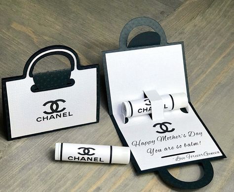 Chanel Cricut Projects, Party Gift Ideas For Guests, Chanel Party Favors, Chanel Packaging, Best Party Favors, Luxury Party Favors, Chanel Lip Balm, Chanel Birthday Party Decoration, Louis Vuitton Birthday Party