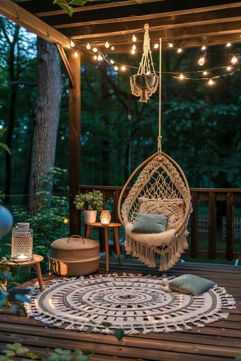 13 Boho Porch Decor Ideas to Beautify Your Outdoor Space - DreamyHomeStyle Boho Porch Decorating, Deck Rugs Outdoor Ideas, Boho Front Porch Ideas, Timber Verandah, Boho Porch Decor Outdoor, Boho Back Porch, Screen Porch Decorating, Boho Porch Decor, Yoga Space Ideas