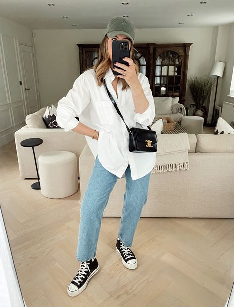 Converse Hi Lift Outfit, Converse French Style, Womens Converse High Tops Outfit, Parchment Converse Outfit, All Star Shoes Outfit Style, Black T Shirt Outfit Casual, Black Chuck Taylors Outfit, Womens Converse Outfit, White Chuck Taylors Outfit