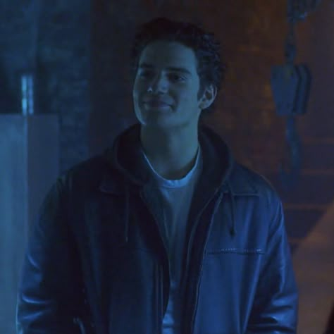 daily henry cavill on Twitter: "henry cavill as mike in hellraiser: hellworld (2005) https://t.co/PUn5ppHzsp" / Twitter Hellraiser Hellworld Mike, Henry Cavill 2005, Hellraiser Hellworld Henry Cavill, Henry Cavill Young Pictures, Mike Hellraiser, Henry Cavill 90s, Henry Cavill Hellraiser, Hellraiser Hellworld, Leng Celebs