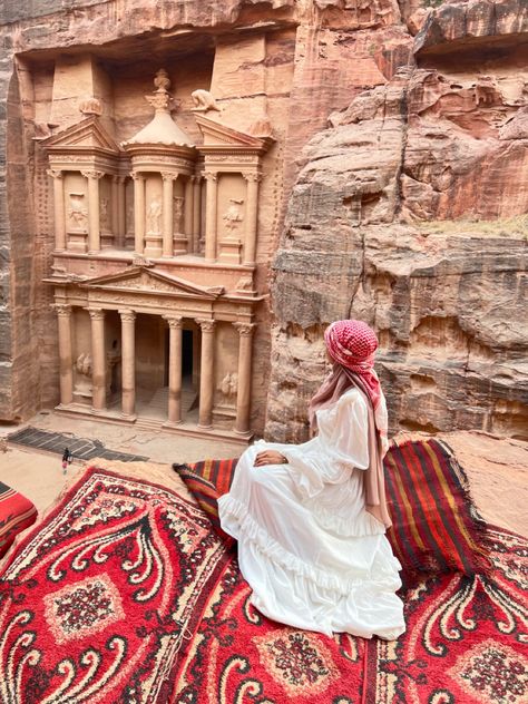 #jordan #petra Petra Jordan Aesthetic, Petra Jordan Photography, Jordan Country Aesthetic, Petra Aesthetic, Jordanian Culture, Montreal Vacation, Alice In Wonderland Drawings, Ancient Egypt History, Jordan Travel