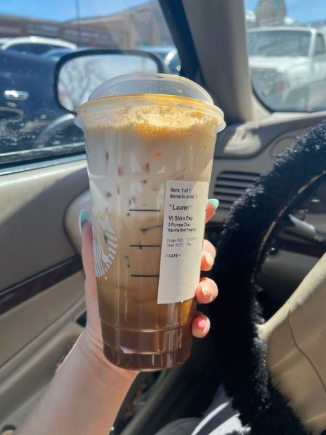 Starbucks Shaken Espresso Order, Shaken Espresso Starbucks, Iced Shaken Espresso, Chai Tea Latte Starbucks, Starbies Drinks, Sweet Cream Cold Foam, Coffee Orders, Starbucks Drink Menu, Starbucks Fall Drinks