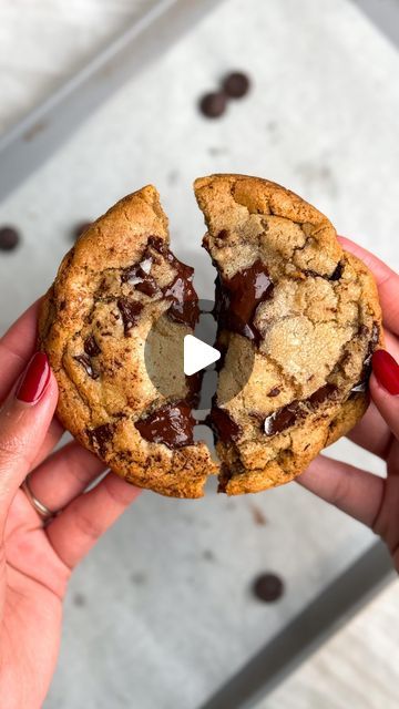 Zoha Malik on Instagram: "A single serve chocolate chip cookie recipe that actually makes a single cookie 😉 (ft an unruly strand of hair that didn’t wanna part on either side of my head)

You can make this chunky, gooey and chocolatey cookie in just 30 minutes by following the full recipe linked in my bio (or go to https://bakewithzoha.com/single-serve-chocolate-chip-cookie/) 🫶🏻

Also, if you want more single serve recipes, please drop your requests in the comments! 

#chocolatechipcookies #singleservecookie #singleservedessert #bakefromscratch #feedfeed #chocolate #dessert" Doubletree Chocolate Chip Cookie Recipe, Best Ever Chocolate Chip Cookies, Chewy Oatmeal Chocolate Chip Cookies, Salted Caramel Bars, Chocolate Chip Pudding, Chocolate Chip Pudding Cookies, Ultimate Chocolate Chip Cookie, Salted Caramel Cookies, Best Peanut Butter Cookies