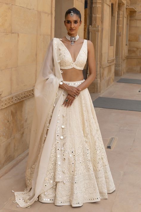 Paulmi And Harsh, Arpita Mehta, Ivory Lehenga, Embroidered Bridal Lehenga, Lehenga Pattern, Lehenga Dupatta, Cocktail Outfit, Indian Bridal Wear, Indian Dresses Traditional