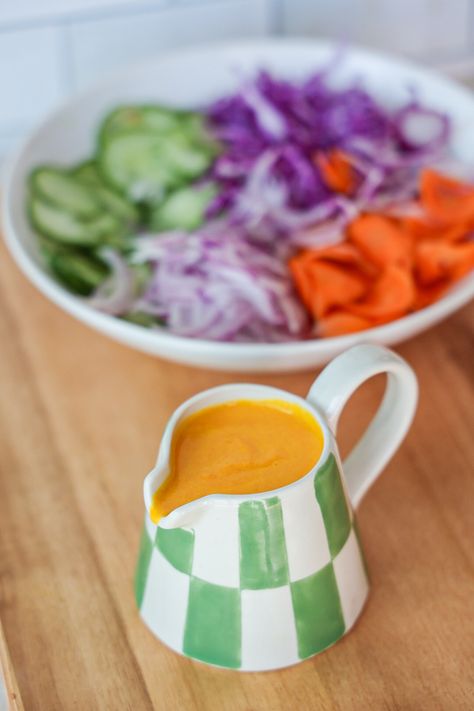 japanese carrot ginger salad dressing Japanese Carrot Ginger Salad Dressing, Japanese Carrot Ginger Dressing, Carrot Ginger Salad Dressing, Ginger Salad Dressing Recipe, Aip Salads, Interesting Salads, Ginger Salad Dressing, Homemade Sushi Rolls, Thai Crunch Salad