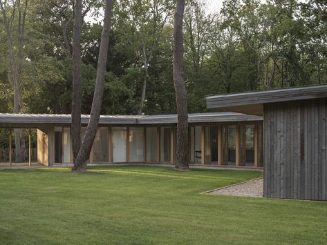 France Images, Individual House, Georgia House, House Minimal, Case Study Houses, House Photography, Hus Inspiration, Construction Process, Forest House