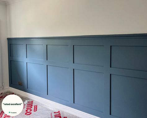 Panelled Walls Blue, Small Kitchen Accent Wall Ideas, Half Height Panelling Bedroom, Blue Panelling Living Room, Navy Panelling Bedroom, Navy Wall Panelling, Dado Rail Bedroom, Picture Rail Bedroom, Blue Panelling