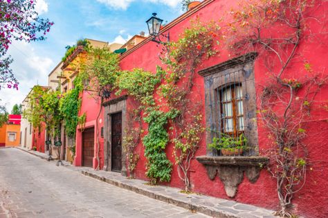 The 10 Best Places to Live in Mexico for Americans Cities In Mexico, Colonial Art, Cottage Plans, Living In Mexico, Colonial Architecture, Mayan Ruins, Spanish Colonial, Best Places To Live, City Architecture