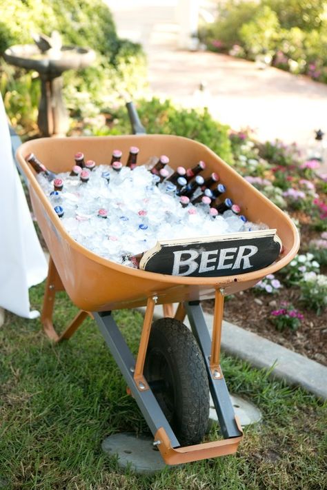 Serve up a wheelbarrow full of cold beer. | 26 Ideas For Throwing The Boozy Tea Party Of Your Wildest Dreams Soirée Bbq, Deco Champetre, Yard Wedding, Bbq Party, Garden Parties, Housewarming Party, Backyard Party, Backyard Bbq, Summer Bbq