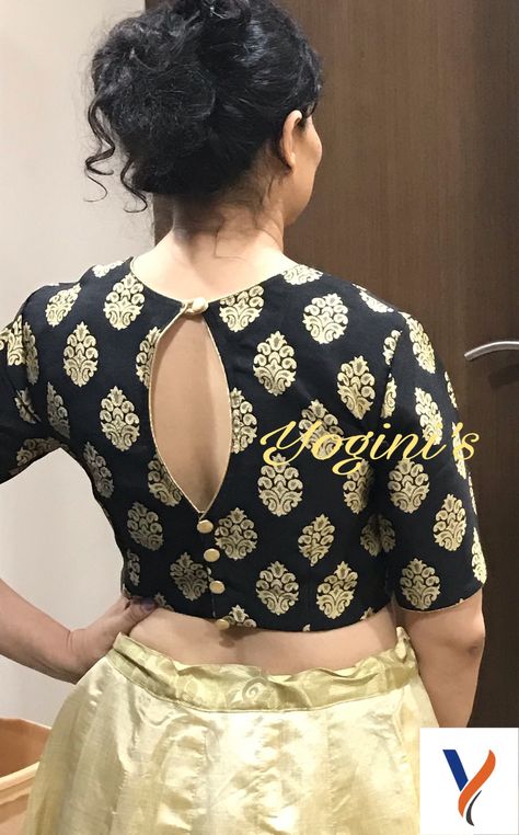 Black Brocade saree blouse.key hole pattern. Key Hole Back Neck Design, Key Hole Blouse Design, Back Hole Blouse Designs, Brocade Blouse Designs Pattern Fashion Styles, Banarasi Saree Blouse Design, Blue Brocade Blouse, Black Brocade Blouse, Front Blouse Designs, Brocade Blouse Designs