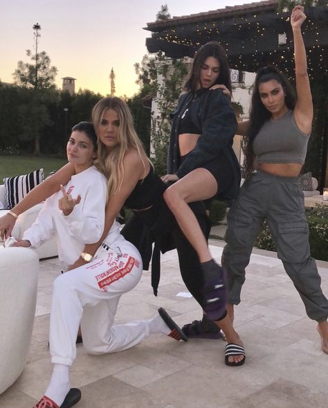 Kendall Y Kylie Jenner, Foto Best Friend, Stile Kendall Jenner, Estilo Jenner, Estilo Kardashian, Looks Kylie Jenner, Trajes Kylie Jenner, Mode Kylie Jenner, Jenner Family