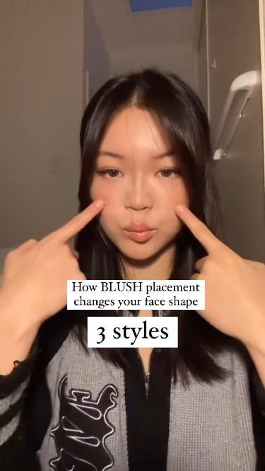 Makeup hack Blush According To Face Shape, Blush Based On Face Shape, Face Shaping Makeup, Blush On Face Shape, Makeup Looks For Diamond Face Shape, Make Up For Rectangle Face, Slim Face With Makeup, Makeup On Long Faces, Make Up For Diamond Shape Face