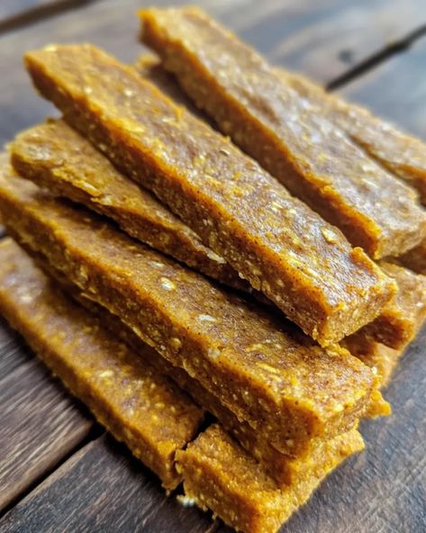 Dog Chews Homemade, Chicken Feed Diy, Banana Dog Treat Recipe, Banana Treats, Luna Girl, Healthy Dog Treats Homemade, Peanut Butter Pumpkin, Pumpkin Dog Treats, Dog Treats Homemade Recipes