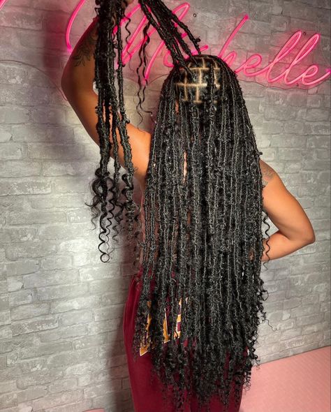 Faux Goddess Locs Hairstyles, Jumbo Goddess Locs, Locs Hairstyles With Curls, Soft Goddess Locs, Faux Locs With Curls At The End, Christmas Hairdos, Goodess Locs, Back To School Hairstyles Black Women, Long Goddess Locs