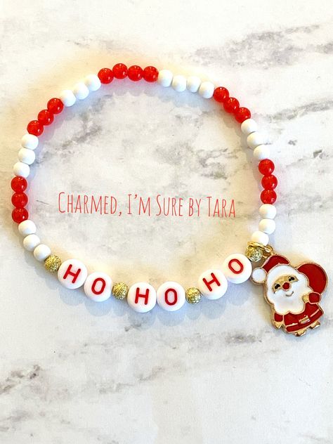 Bead Christmas Jewelry, Xmas Jewellery Ideas, Bracelets For Christmas, Christmas Diy Bracelet, Bad Word Bracelets, Heishi Bracelet Ideas Christmas, Xmas Clay Bead Bracelet, Holiday Bracelet Ideas, Christmas Handmade Jewelry