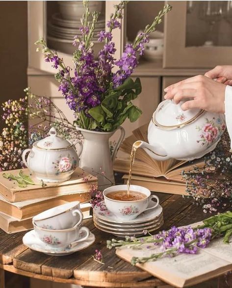 Afternoon Tea Tables, طقم شاي, English Afternoon Tea, British Tea, Afternoon Delight, Cottage Aesthetic, Vintage Tea Party, English Tea, Antique Tea