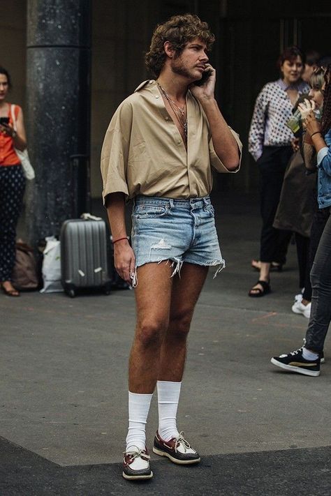 80s Outfits For Men, 70s Style Men, Retro 80s Outfits, 70s Summer Fashion, 70s Outfits Men, 70s Fashion Men, Aesthetic 70s, 80s Fashion Men, Mens Shorts Outfits