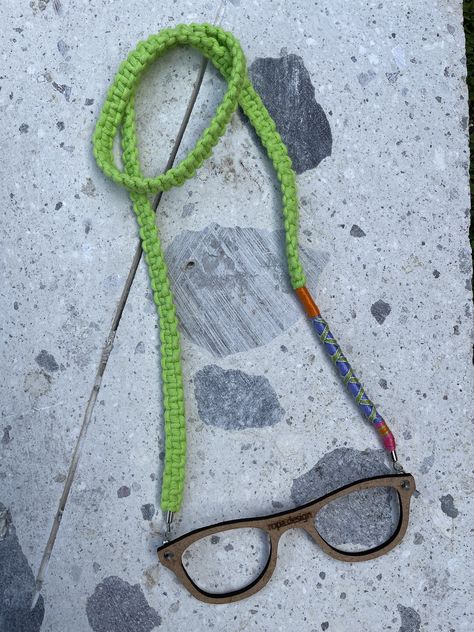 Sunglass Strap, Sunglasses Cord, Beaded Sunglasses, Eyeglass Strap, Diy Wax, Glasses Strap, Glasses Chains, Sunglasses Strap, Diy Bracelets Easy