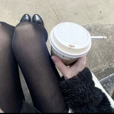 I Love Coffe, Estilo Ivy, Under Your Spell, Diet Coke, Rory Gilmore, Black Stockings, Body Inspiration, French Girl, Gossip Girl