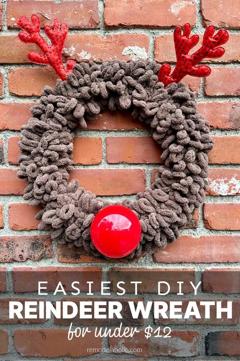 rudolph the reindeer wreath Easy Wreaths To Make Christmas, Christmas Wreaths Yarn, Loopy Yarn Wreath Diy, Chunky Knit Wreath Diy, Christmas Yarn Projects, Wreath Rings Diy, Yarn Wreaths Christmas, Diy Easy Wreaths, Easy Diy Christmas Wreaths