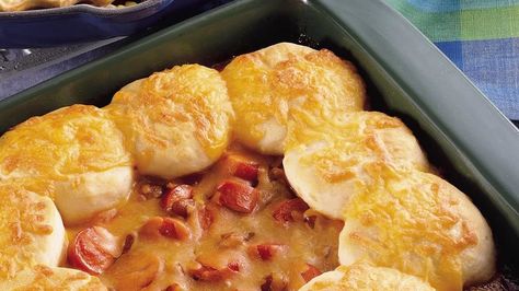 Cheesy Hot Dog Casserole Hot Dogs And Beans, Healthy Hot Dog, Hot Dog Casserole, Biscuit Casserole, Biscuits Casserole, Keto Board, Pillsbury Recipes, Hot Dog Recipes, Oven Dishes