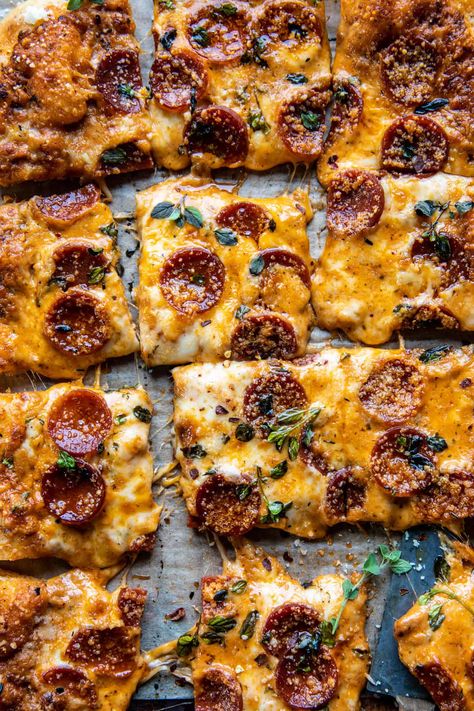 Sheet Pan Alla Vodka Pizza. - Half Baked Harvest Vodka Pizza, Simple Pizza, Half Baked Harvest Recipes, Alla Vodka, Winter Dishes, Feed Insta, Harvest Recipes, Pizza Recipes Homemade, Half Baked