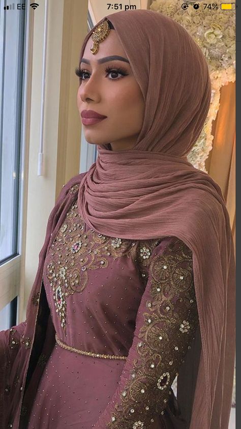 Hijab For Wedding Party Style, Hijabi Lengha, Lengha With Hijab, Pakistani Outfits With Hijab, Traditional Hijab Outfit, Desi Hijab Style, Hijab With Desi Outfits, Simple Nikkah Outfit Hijab, Pakistani Hijab Style For Wedding