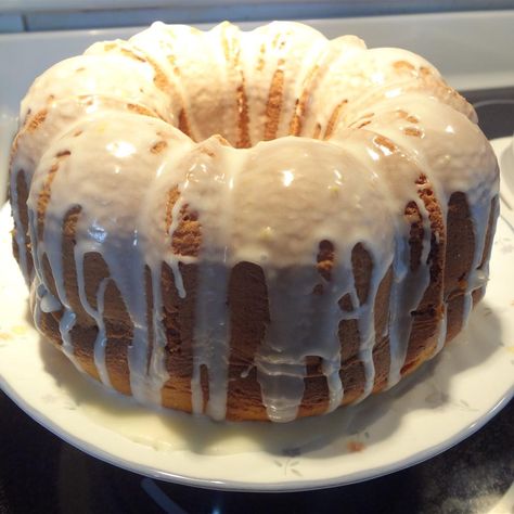 20 Best Bundt Cakes to Make Your Day More Delicious Thank You For Dinner, Too Much Chocolate Cake, Lemon Glaze Cake, Banana Nut Cake, Sweet Potato Pound Cake, Peach Pound Cakes, Blueberry Pound Cake, Summer Cake Recipes, Sour Cream Pound Cake