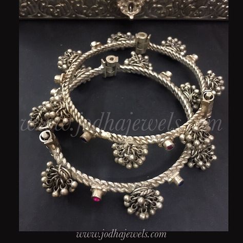 Chandi Earrings Design, Classic Silver Jewelry, Silver Anklets Designs, Silver Jewellry, Oxidised Silver Jewelry, Silver Jewelry Accessories, Simple Silver Jewelry, German Silver Jewelry, Antique Silver Jewelry