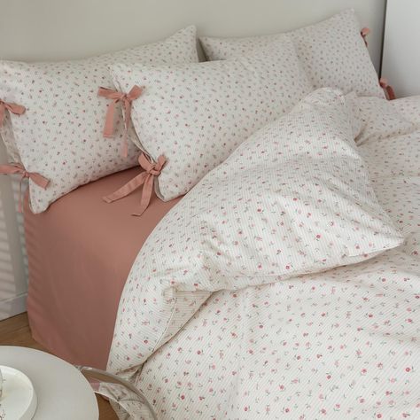 PRICES MAY VARY. 100% Premium Cotton Imported ★【Size Information】--Duvet Cover (90"x90"), Pillowcases (20"x26") ★【Unique Bowknot Design&A Perfect Holiday Gift】--Decorate your bed in this twin size soft aesthetic bedding duvet cover set, this cottagecore floral duvet cover features boho pink white flowers on the white duvet cover set, featuring vintage-style ribbon accents that add atouch of nostalgia to your bedroom. Perfect for college girls, boys, girls, daughter, son, husband, wife, kid, frie Bed Sheet Sizes, Striped Duvet Covers, White Duvet, Floral Duvet Cover, White Duvet Covers, Fitted Bed Sheets, Cotton Bedding Sets, Duvet Cover Pattern, Queen Bedding Sets