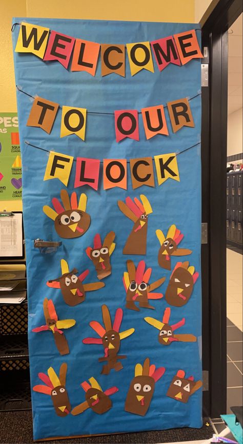 School Door Thanksgiving Decorations, Thanksgiving Theme Door, Door Thanksgiving Decorations, Thanks Giving Classroom Decorations, Thanksgiving Class Door Decorations, Classroom Decor Thanksgiving, Classroom Door Thanksgiving Ideas, Thanksgiving Teacher Door Decorations, Thanks Giving Door Decorations For School