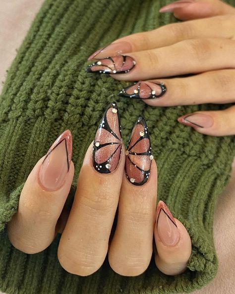 Almond Butterfly Acrylic Nails, Insect Nails, Spring French Nails, Pink Butterfly Nails, Nude Polish, Fancy Nails Designs, Cute Nail Art Designs, Pretty Gel Nails, Cute Summer Nails