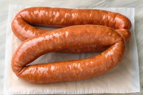 Cooking kielbasa in the oven is a breeze with our simple guide. Achieve deliciously juicy and flavorful results with ease! Ways To Cook Kielbasa Sausage, Polish Kielbasa Recipes, Cooking Kielbasa, Spicy Barbeque Sauce, How To Cook Kielbasa, Kielbasa And Potatoes, Kielbasa Recipes, Green Beans And Potatoes, Prepared Horseradish