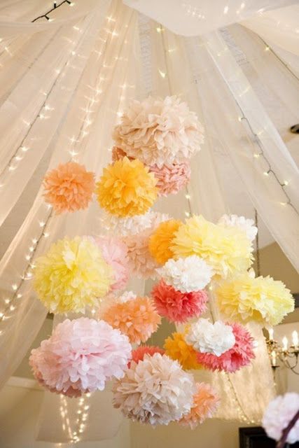 kinda like the holiday tent..... Hanging Pom Poms, Tissue Pom Poms, Paper Balls, Tissue Paper Pom Poms, Paper Pom Poms, Festa Party, Creation Deco, Tissue Paper Flowers, Hanging Flowers