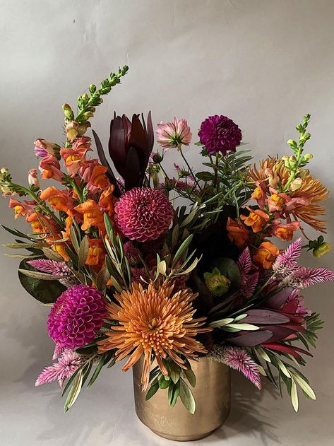 Interesting Flower Arrangements, Dried Fall Arrangements, Bespoke Floral Arrangements, September Floral Arrangements, Monochromatic Floral Arrangements, Flower Arrangements Decor, Flower Arrangements Home, Floral Vase Arrangements, Wall Art Small