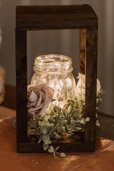 Mason Jar Light Centerpieces, Barnyard Wedding Centerpieces, Fall Wedding Mason Jars, Simple Rustic Wedding Centerpieces Mason Jars, Farmhouse Centerpiece Wedding, Country Chic Wedding Centerpieces, Wedding Centerpieces Diy Lantern, Simple Wedding Centerpieces Mason Jars, Simple Country Centerpieces