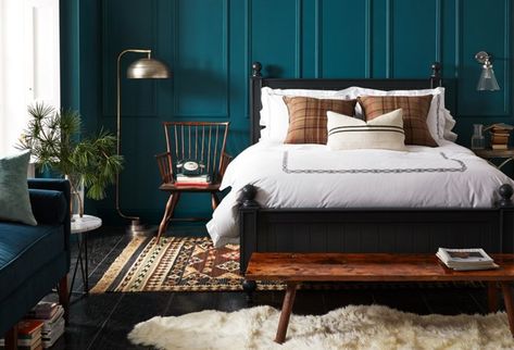 Teal Wainscoting, Dark Teal Bedroom Ideas, Dark Teal Bedroom, Teal Accent Walls, Beach Bedding Sets, Teal Bedroom, Teal Walls, Bedroom Decor Cozy, Accent Wall Bedroom