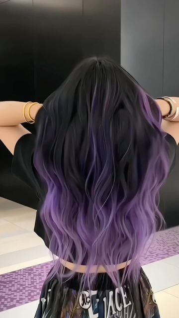 Purple Hair Highlights, Dyed Hair Purple, Hair Color Underneath, Creative Hair Color, Hair Color Streaks, Dyed Hair Inspiration, Hair Streaks, Pretty Hair Color, Hair Color Purple