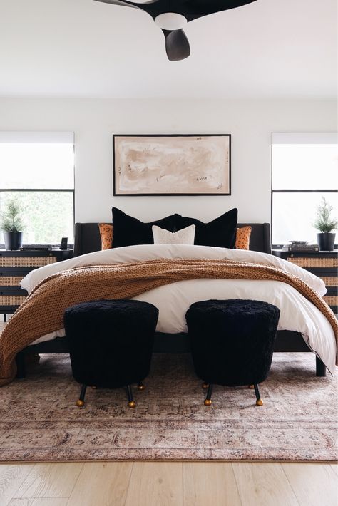 Bedroom Blankets Ideas, White And Cognac Bedding, Black Beach Bedroom Ideas, Comforter For Black Headboard, Bedroom Ideas Dark Comforter, Black And Neutral Bed, Bed With Black Leather Headboard, Black And Cream Bedding Neutral Bedrooms, King Sized Platform Bed