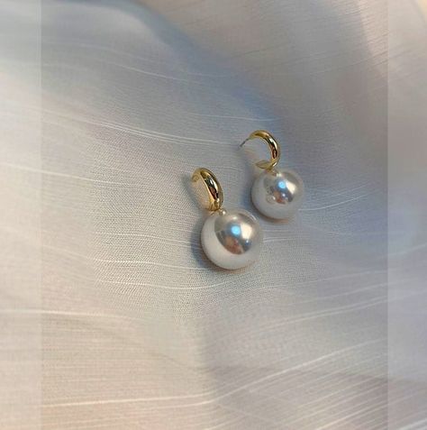 Pearl earrings/Geometric earrings/Vintage earrings/Retro | Etsy Round Pearl Earrings, Handmade Pearl Jewelry, Pearl Earrings Designs, Real Pearl Earrings, Blue Opal Earrings, Mother Of Pearl Jewelry, Jewelry Mirror, Big Pearl, Retro Earring