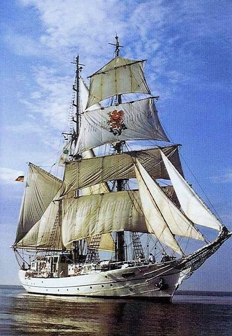 Tall Ship "Greif" Navi A Vela, Bateau Pirate, Old Sailing Ships, Clipper Ship, Tall Ship, Sailing Vessel, Sail Boats, Wooden Ship, Tug Boats