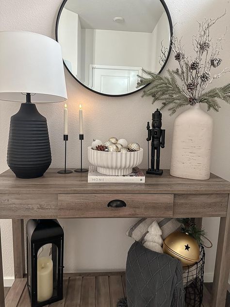 Check out this photo from eviephelps Entryway Table Styling, Amazon Organization, Bedroom Gadgets, Entryway Table Modern, Small Entryway Table, Interior Design Shop, Accent Table Decor, Entry Table Decor, Console Table Styling