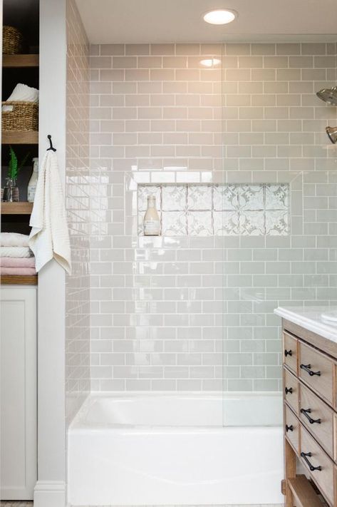 Bathroom Shower Remodel Ideas, Bathroom Shower Remodel, Shower Remodel Ideas, Bad Inspiration, Hall Bathroom, Bathroom Tub, Bathroom Remodel Shower, Subway Tiles, Tub Shower Combo