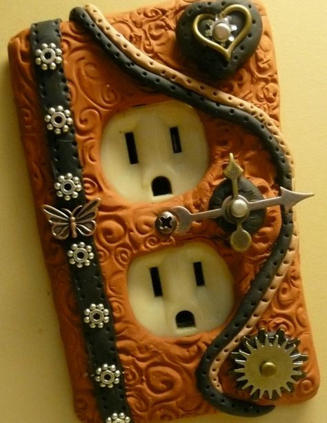 Steampunk outlet covered in Polymer Clay @sandy's creations in clay  #steampunk Polymer Clay Steampunk, Polymer Clay Kunst, Diy Fimo, Polymer Project, Light Clay, Play Clay, Outlet Cover, Fimo Clay, Clay Design