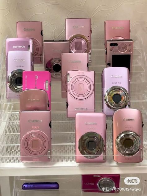 Cute Cameras, Hello Kitty Camera, Pink Digital Camera, Film Camera Photography, Pink Camera, Tech Aesthetic, Cute Camera, Fujifilm Camera, Retro Gadgets