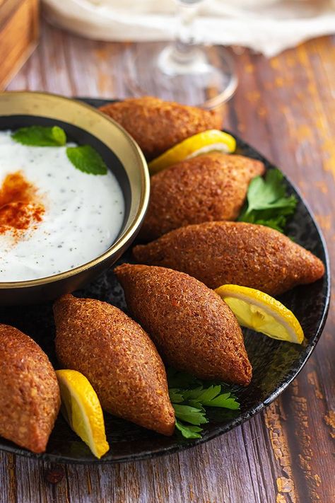 Kibbeh Recipe Lebanese, Kibbeh Recipe, Arabisk Mad, Ground Lamb Recipes, Lebanon Food, Syrian Food, Lebanese Cuisine, Middle Eastern Dishes, Ground Lamb